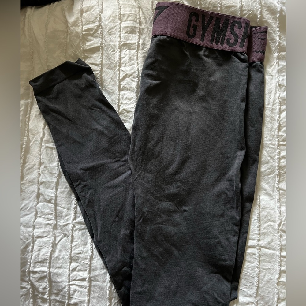Charcoal grey gymshark leggings.— seamless 👋